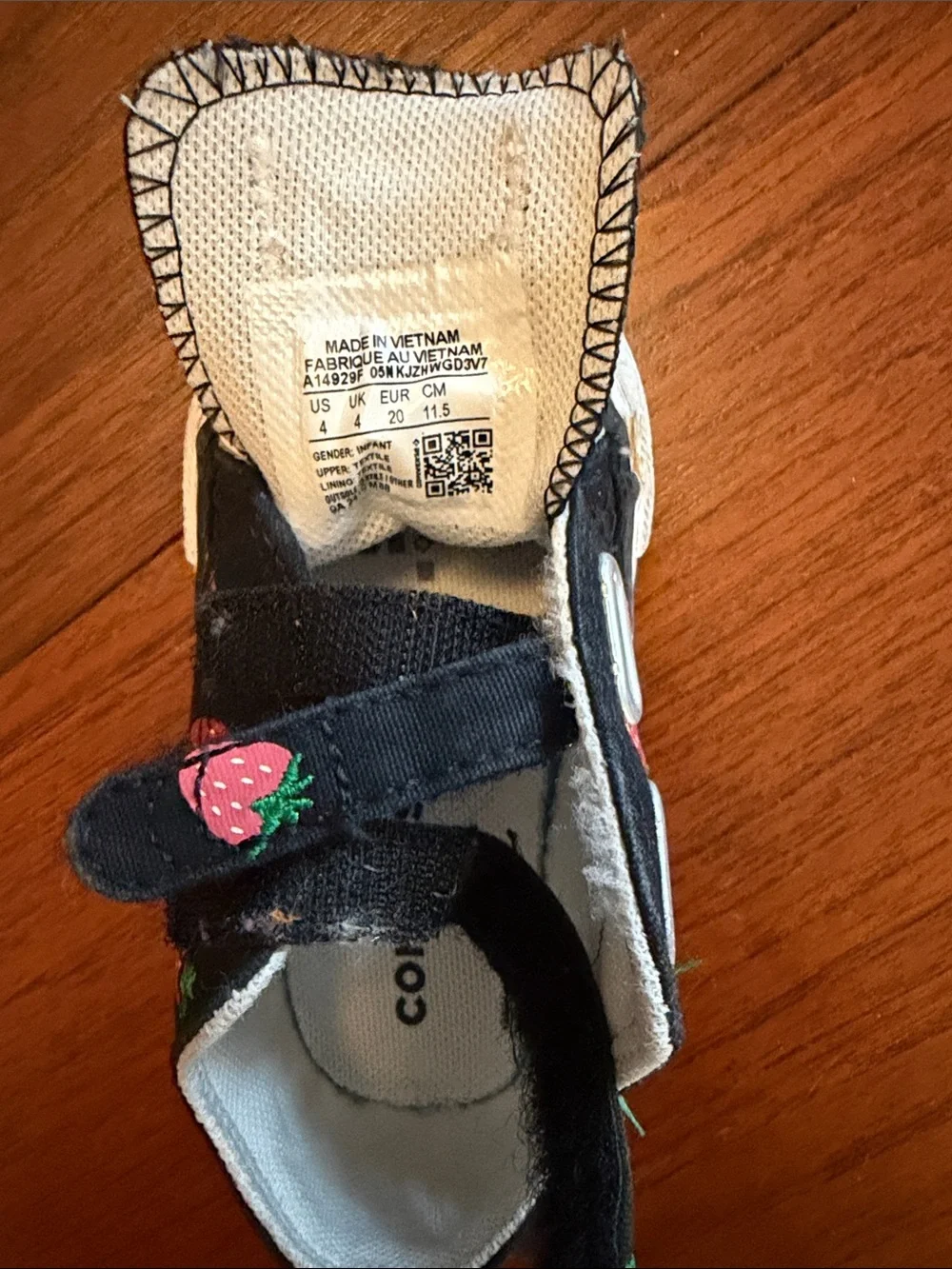 Black Kids 4c Strawberry converse Sneakers